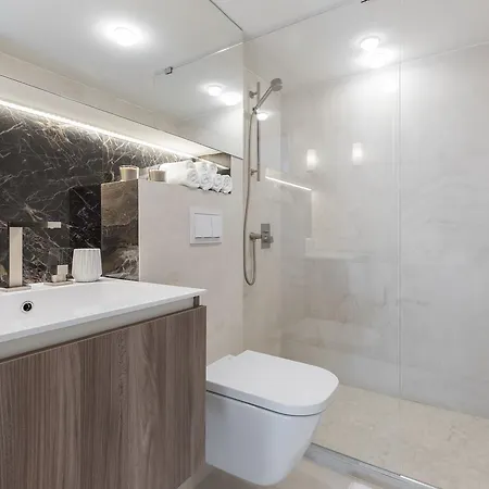Riviera - Duplex Dernier Etage نيس